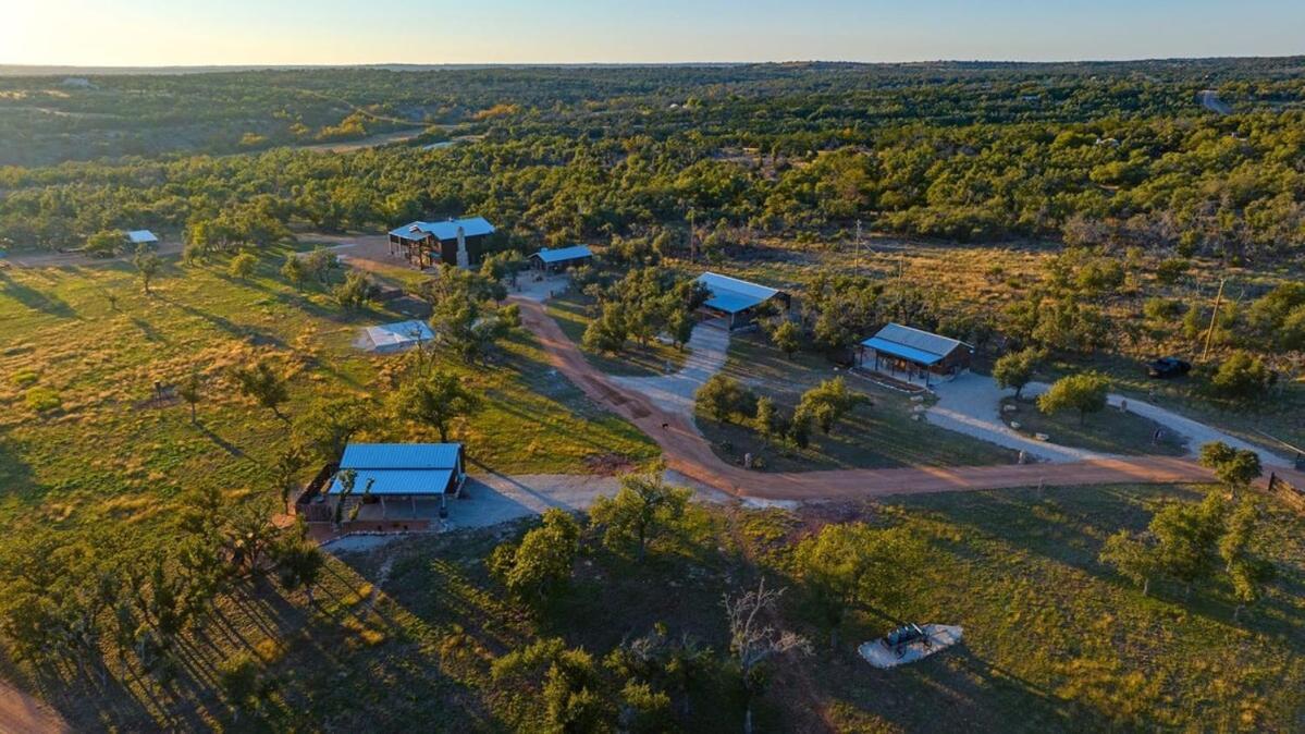 Rockin' R Ranch - 4 Cabins & Sleeps 10 Fredericksburg Exterior foto