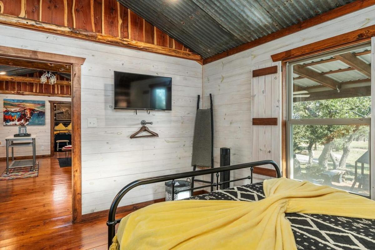 Rockin' R Ranch - 4 Cabins & Sleeps 10 Fredericksburg Exterior foto