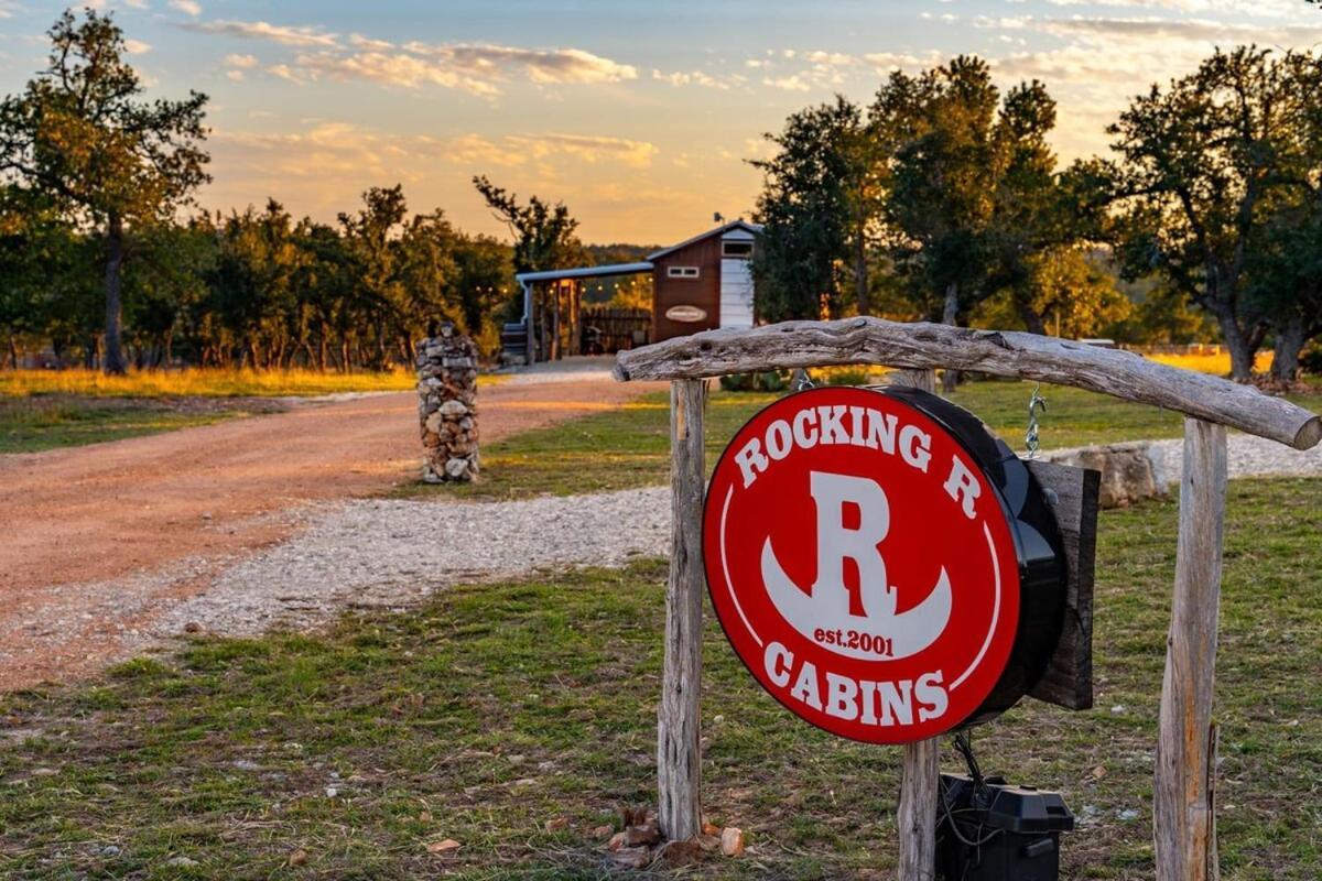 Rockin' R Ranch - 4 Cabins & Sleeps 10 Fredericksburg Exterior foto