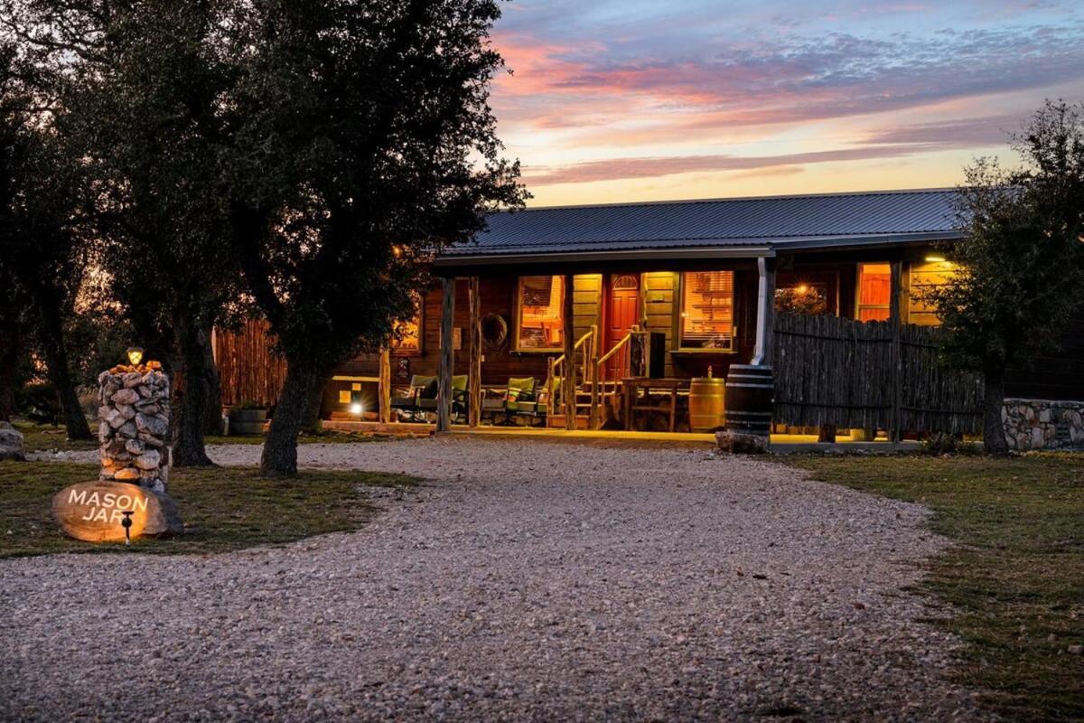 Rockin' R Ranch - 4 Cabins & Sleeps 10 Fredericksburg Exterior foto