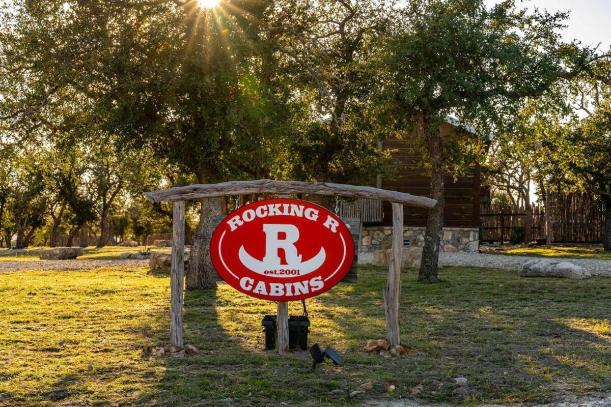 Rockin' R Ranch - 4 Cabins & Sleeps 10 Fredericksburg Exterior foto