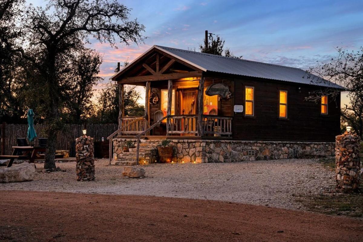 Rockin' R Ranch - 4 Cabins & Sleeps 10 Fredericksburg Exterior foto