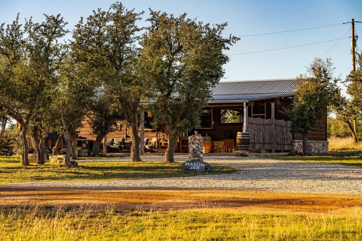 Rockin' R Ranch - 4 Cabins & Sleeps 10 Fredericksburg Exterior foto